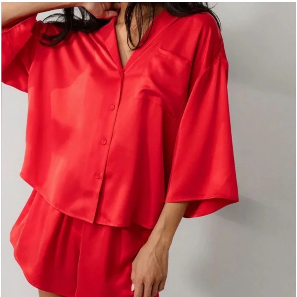 LUNYA NWOT Washable Silk Relaxed Button Up Short Set in Untold Scarlet Size S